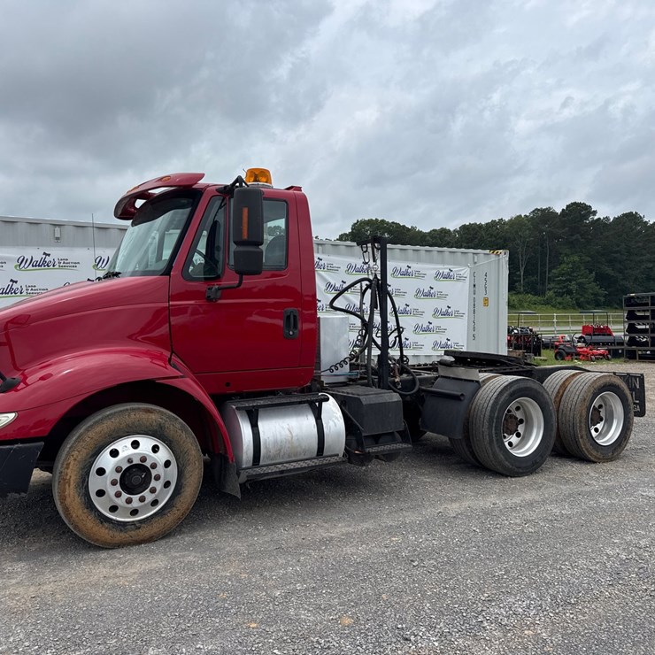 2005 INTERNATIONAL 8600