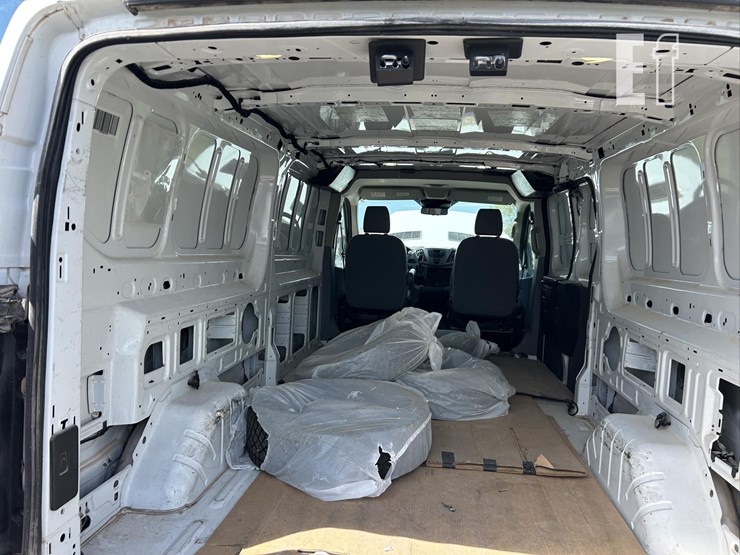 2018-ford-transit-image-43