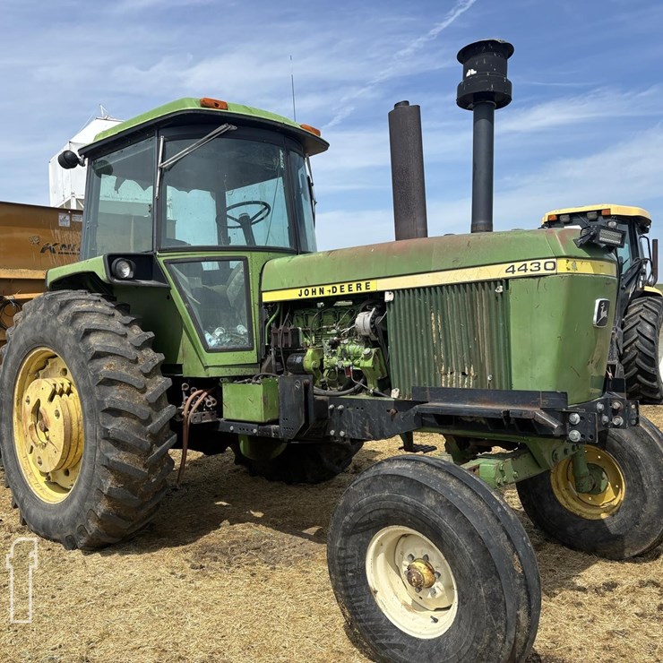 JOHN DEERE 4430