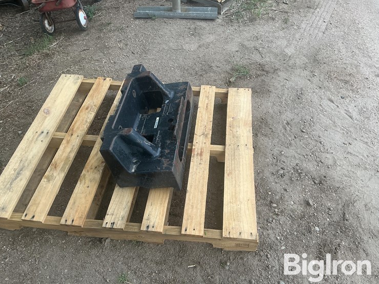 case-ih-87448319-weight-bracket-image-4