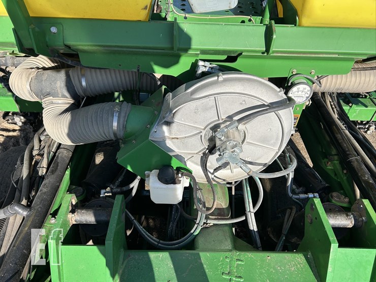 2023-john-deere-db90-image-68