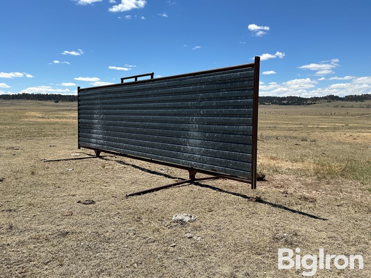 portable-free-standing-wind-break-panel-image-1