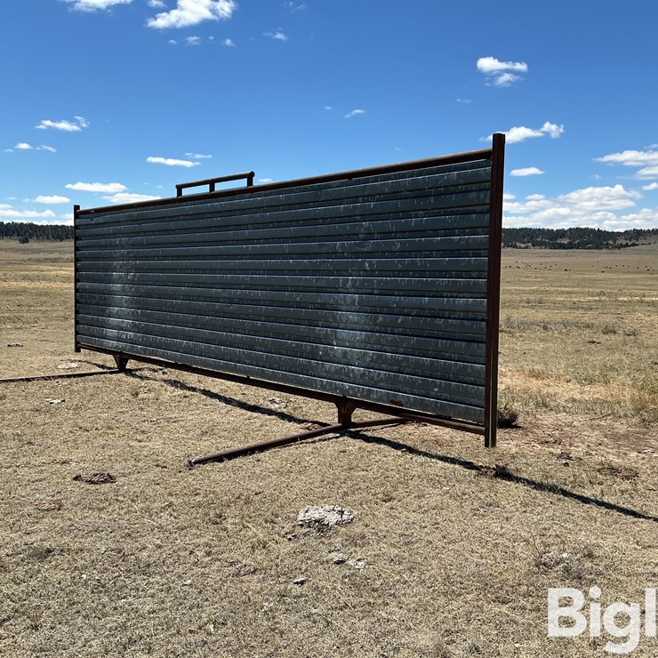 Portable Free Standing Wind Break Panel