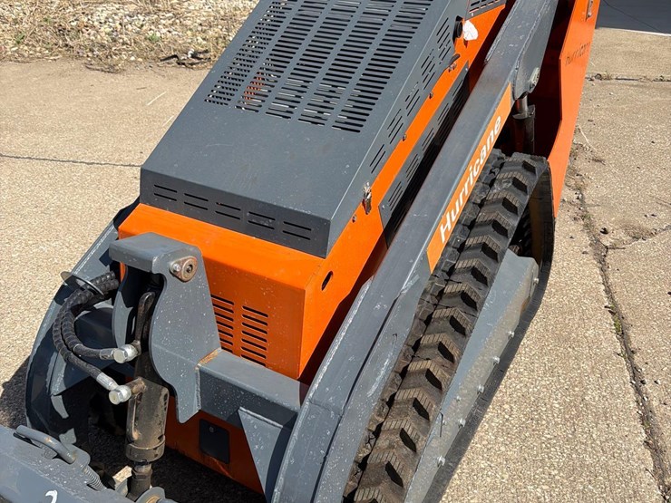 hurricane-stand-behind-skidloader-image-8