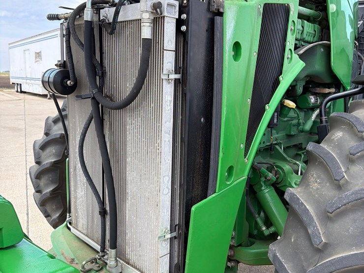 2012-john-deere-8310r-image-34