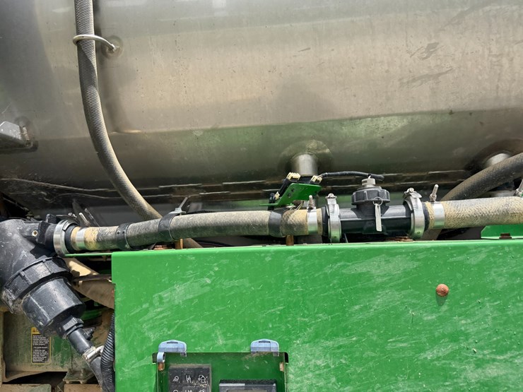 2016-john-deere-r4038-image-37