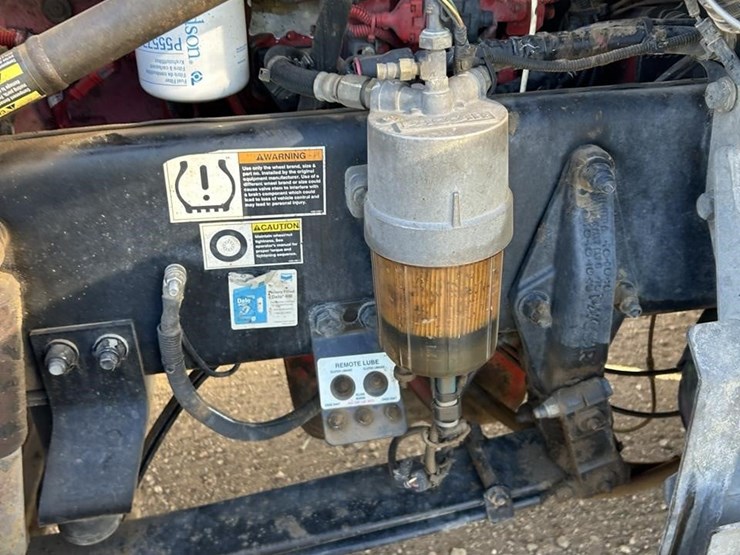2017-peterbilt-389-image-22