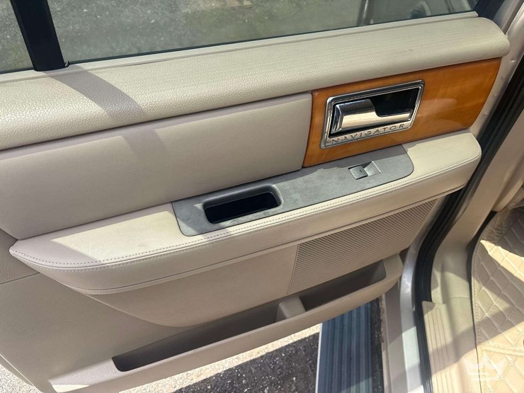 2007-lincoln-navigator-image-7