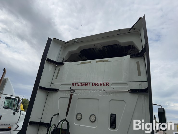 2016-international-prostar-image-15