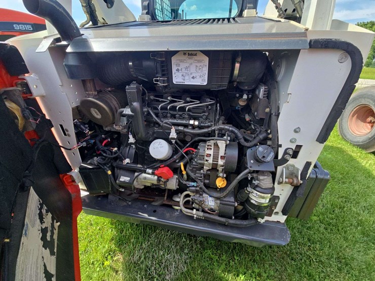 2020-bobcat-t595-image-11