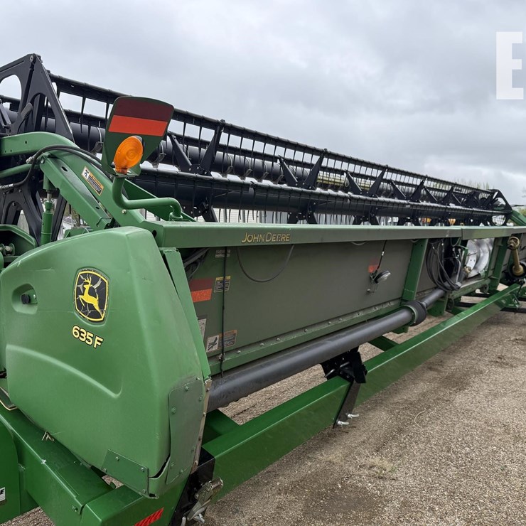 JOHN DEERE 635F