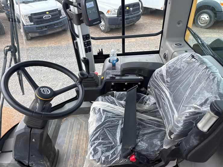 2021-volvo-sd75b-image-12