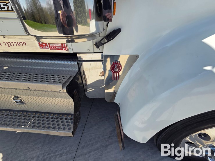 2007-kenworth-w900-image-15