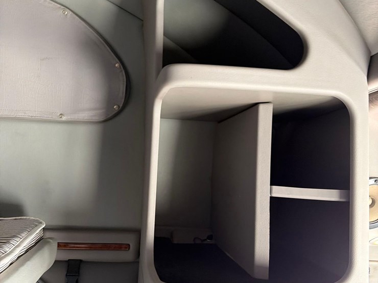 2009-peterbilt-387-image-47