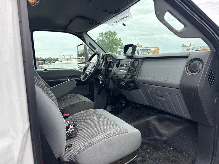 2016-ford-f650-image-6