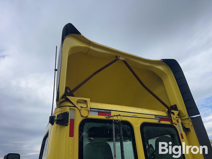 2016-freightliner-cascadia-125-image-16