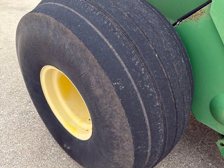 john-deere-568-image-19