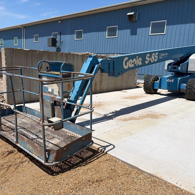 2013 GENIE S85