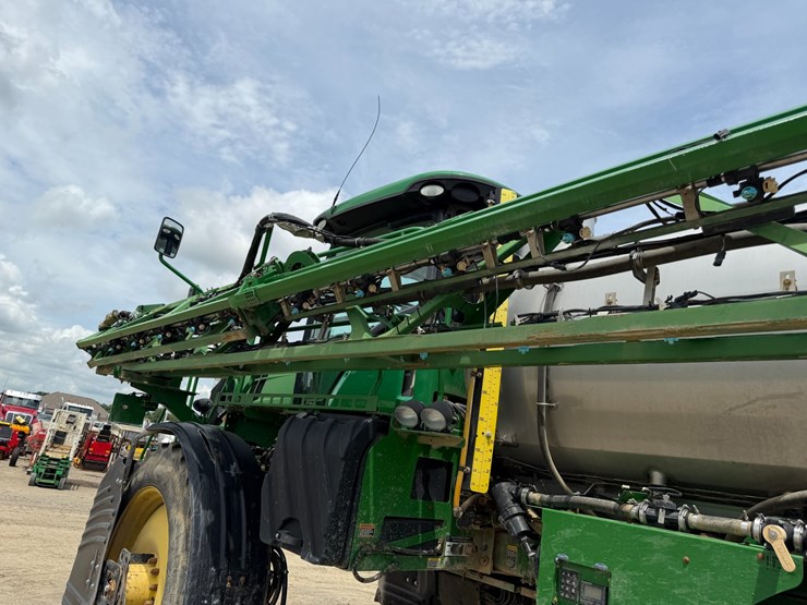 2016-john-deere-r4038-image-32