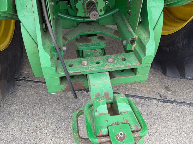 2012-john-deere-8310r-image-25