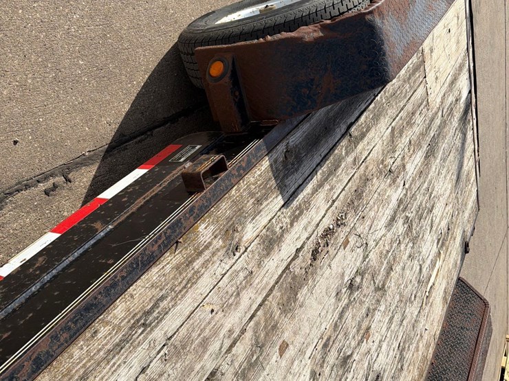 83”-x-20ft-bumper-hitch-trailer-image-25
