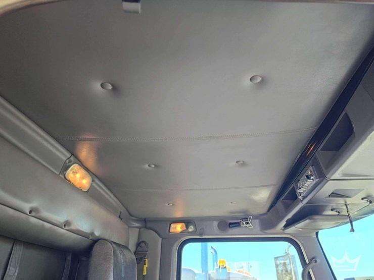 2012-kenworth-t800-image-34