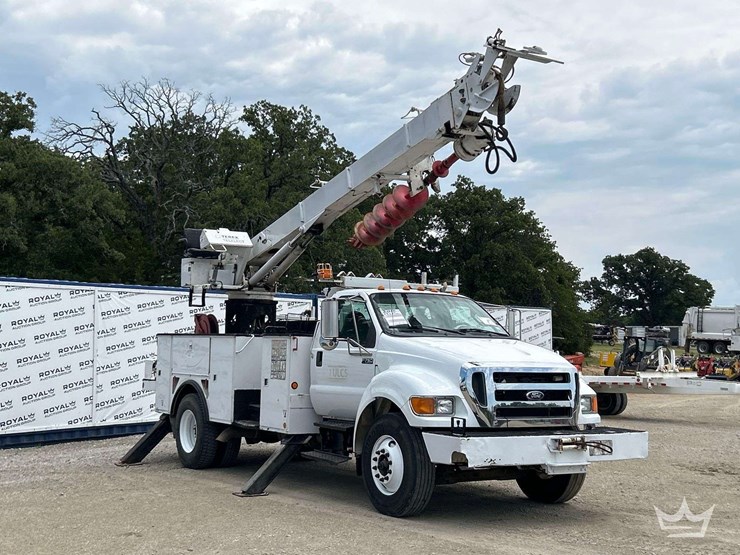 2011-ford-f750-image-4