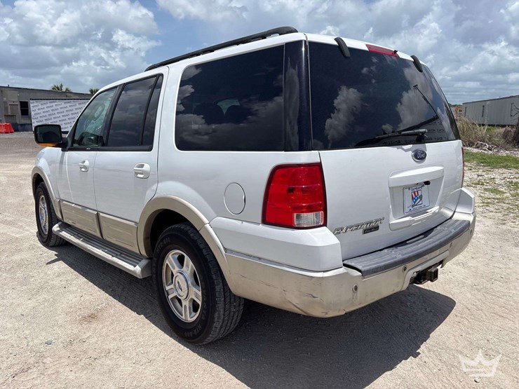 2006-ford-expedition-image-3