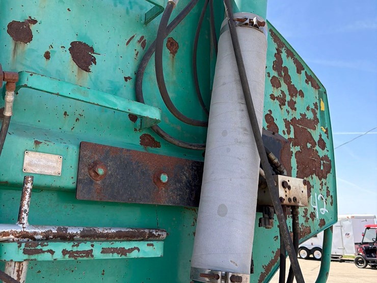 houle-7300-manure-tanker-image-34