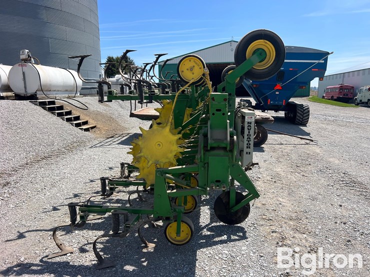 john-deere-845-image-4