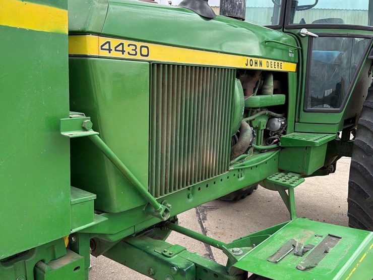 john-deere-4430-image-23