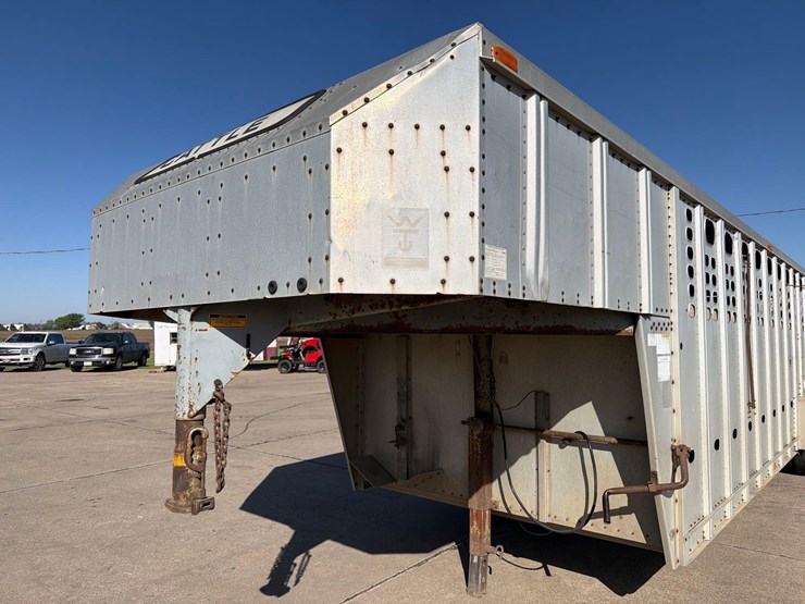 1992-wilson-livestock-trailer-image-13