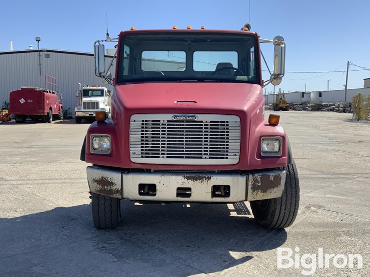 2000-freightliner-fl80-image-2