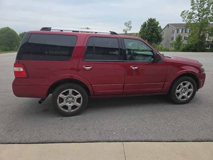 2013-ford-expedition-limited-suv-image-16