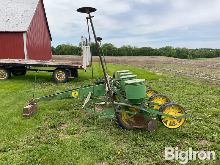 john-deere-1240-image-8