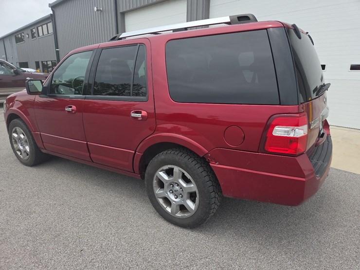 2013-ford-expedition-limited-suv-image-11