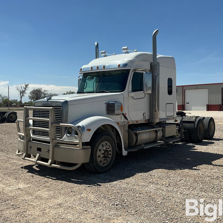 2012 FREIGHTLINER CORONADO 132