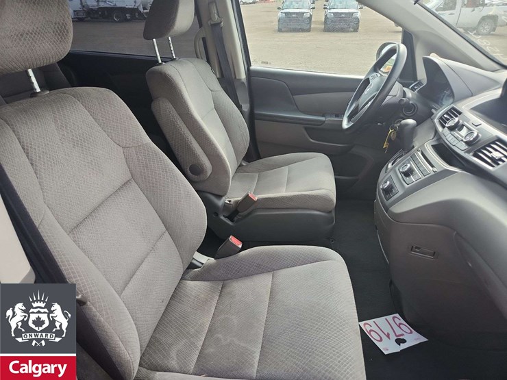 2016-honda-odyssey-image-19