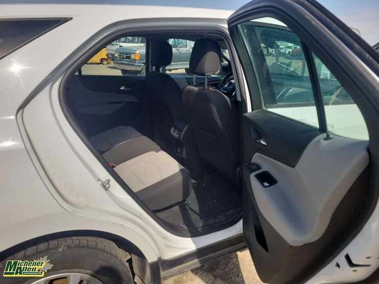2018-chevrolet-equinox-image-25