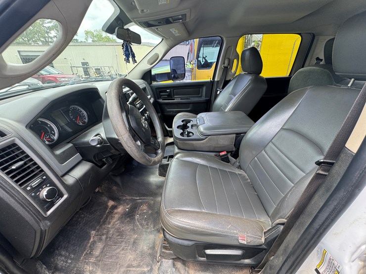 2018-ram-4500-not-running-dually-service-truck-cm-truck-beds-cmg-service-body-4wd---(bad-transfer-image-5