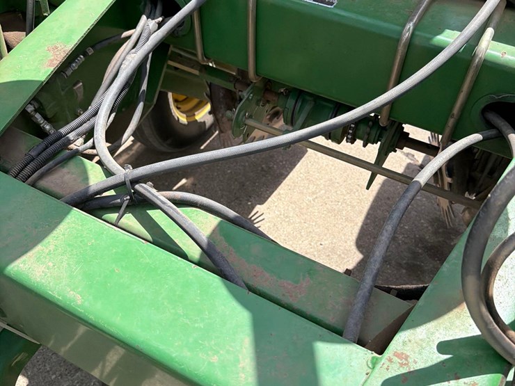john-deere-7200-image-35