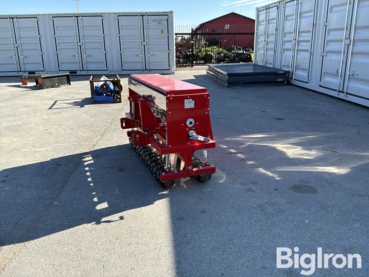 2025-massey-ferguson-730-image-1