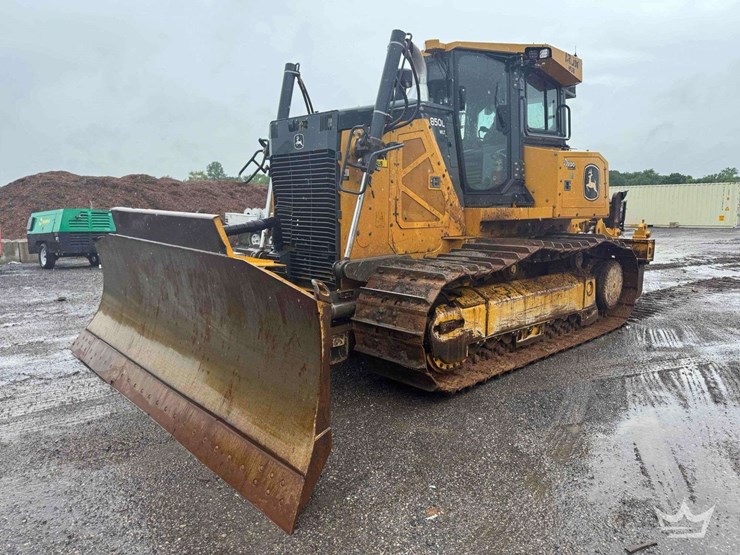 2021-deere-850l-wlt-image-2