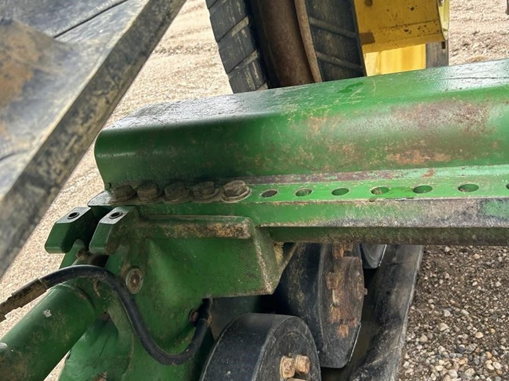2004-john-deere-8220t-image-27