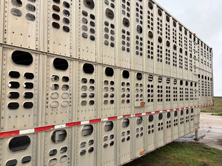 2001-wilson-livestock-trailer-image-27