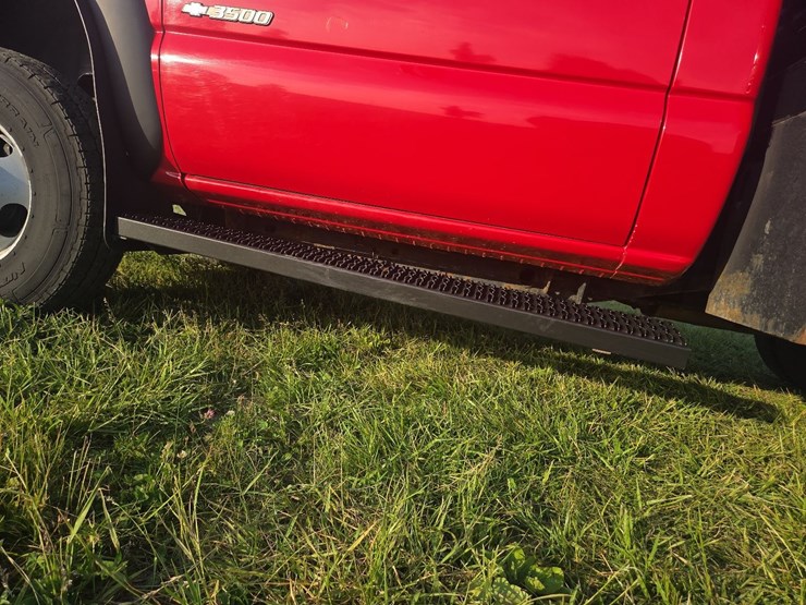 2001-chevrolet-3500-regular-cab-dually-flatbed-pickup-image-10