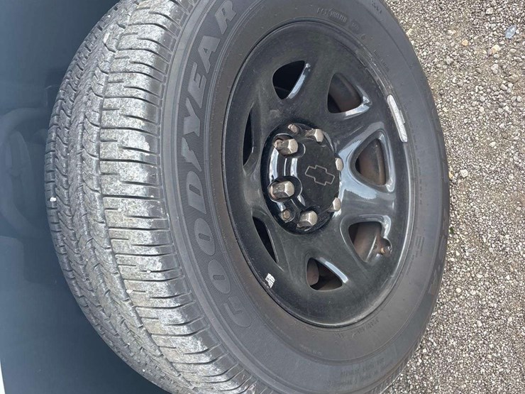 2019-chevrolet-tahoe-image-28