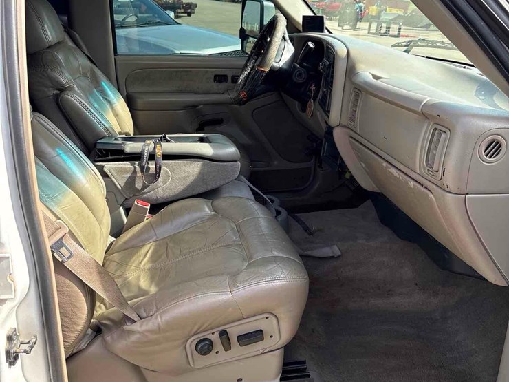 2002-gmc-2500-image-31