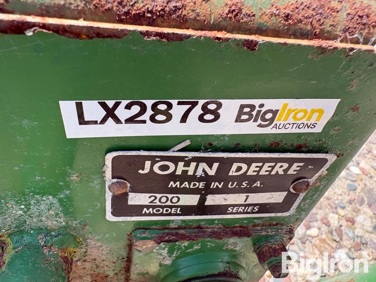 john-deere-200-image-16