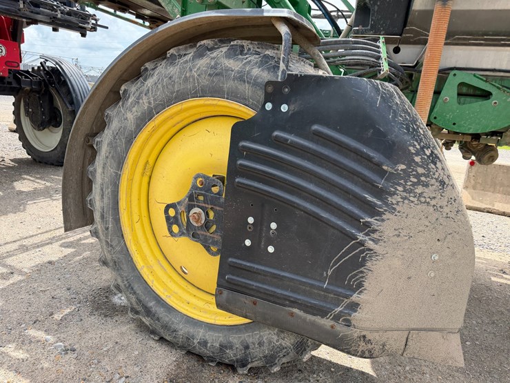 2016-john-deere-r4038-image-9